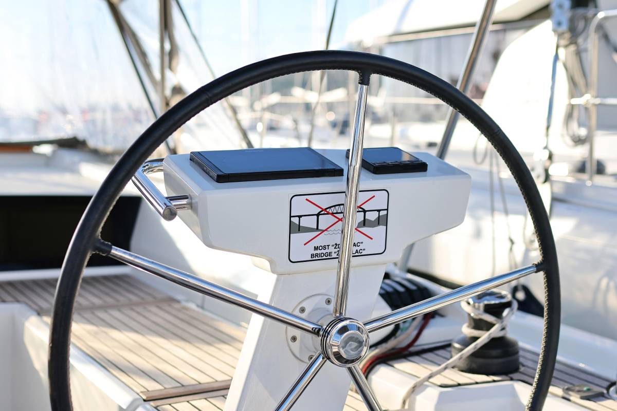 Oceanis 46.1, Auf Kurs | Yacht Charter Croatia