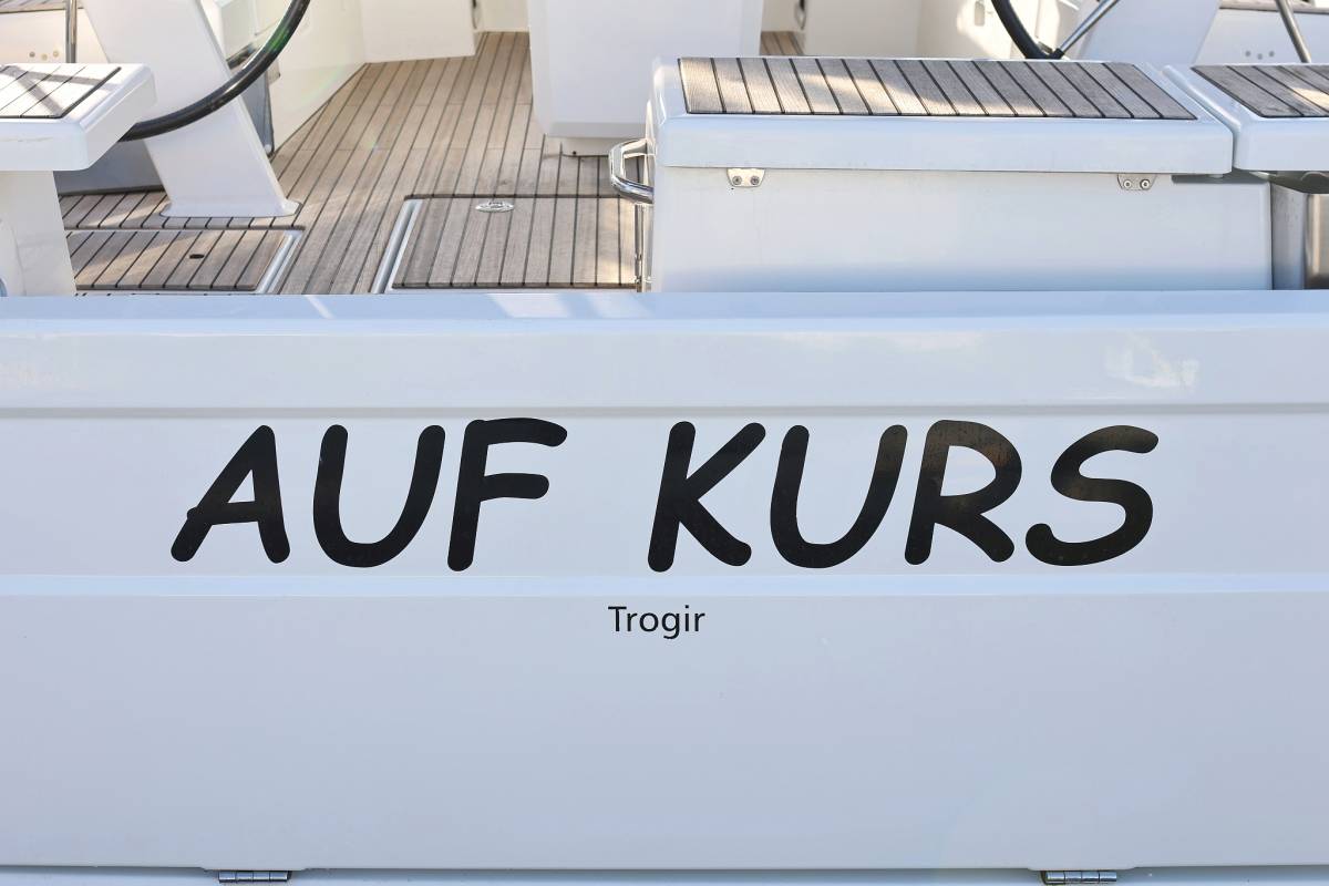 Oceanis 46.1, Auf Kurs | Yacht Charter Croatia