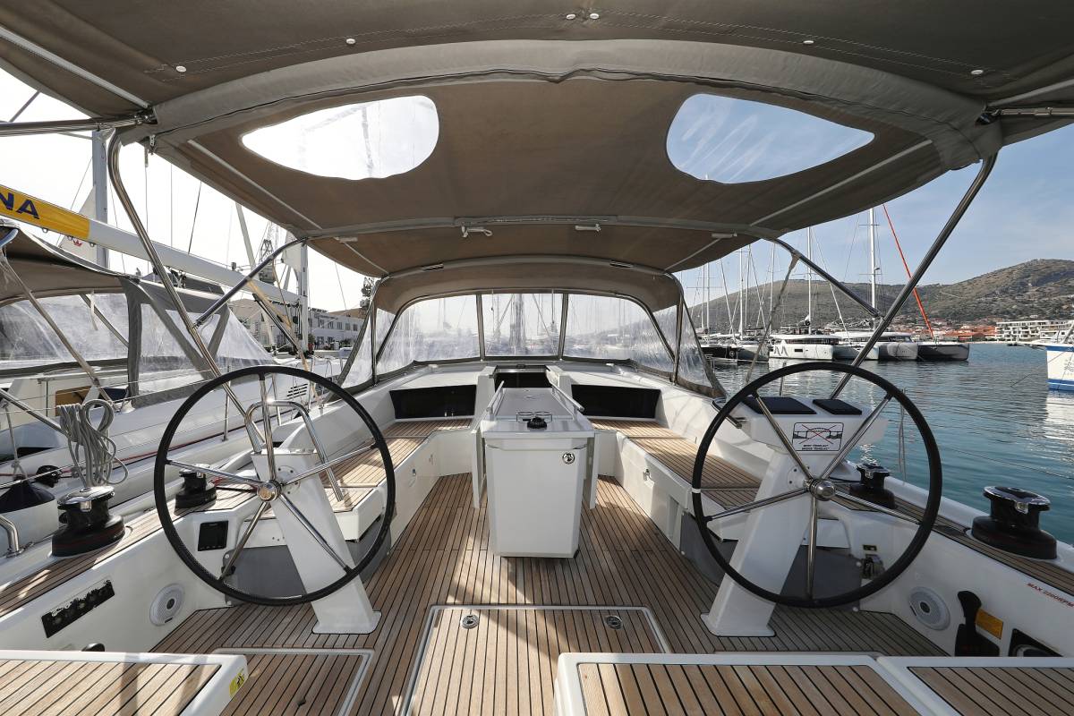 Oceanis 46.1, Lambda | Yacht Charter Croatia