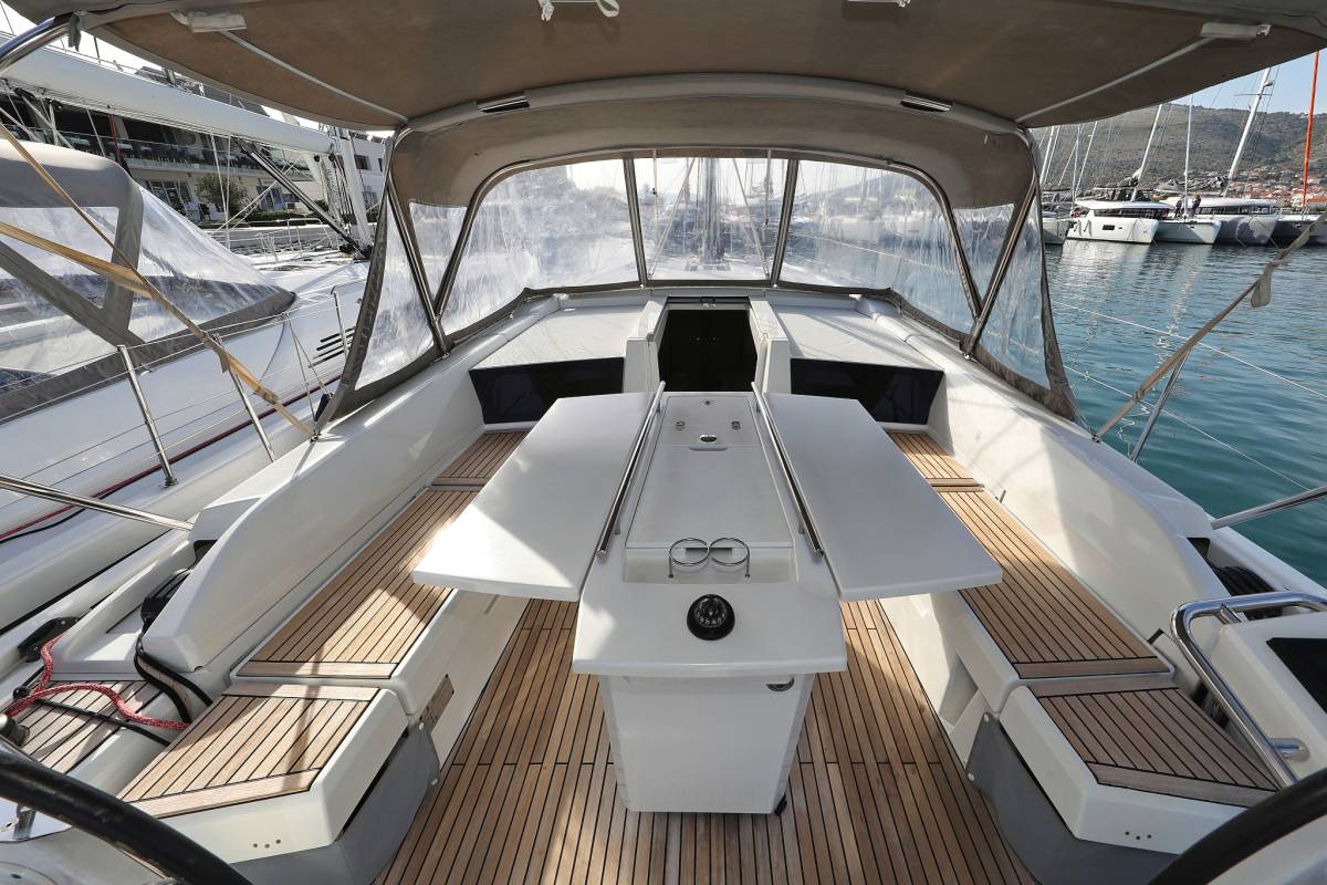 Oceanis 46.1, Lambda | Yacht Charter Croatia