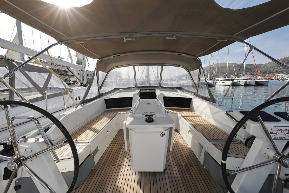 Oceanis 46.1, Lambda | Yacht Charter Croatia