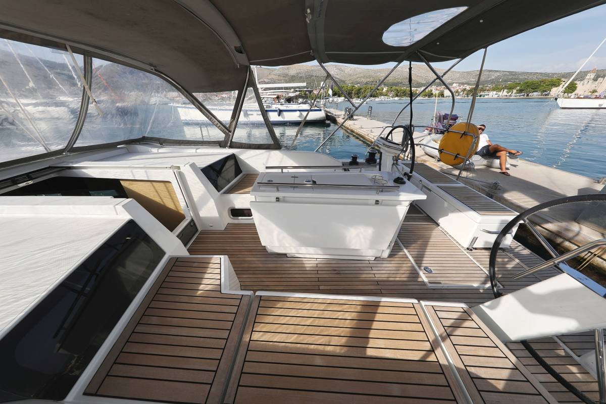 Oceanis 46.1, Lambda | Yacht Charter Croatia