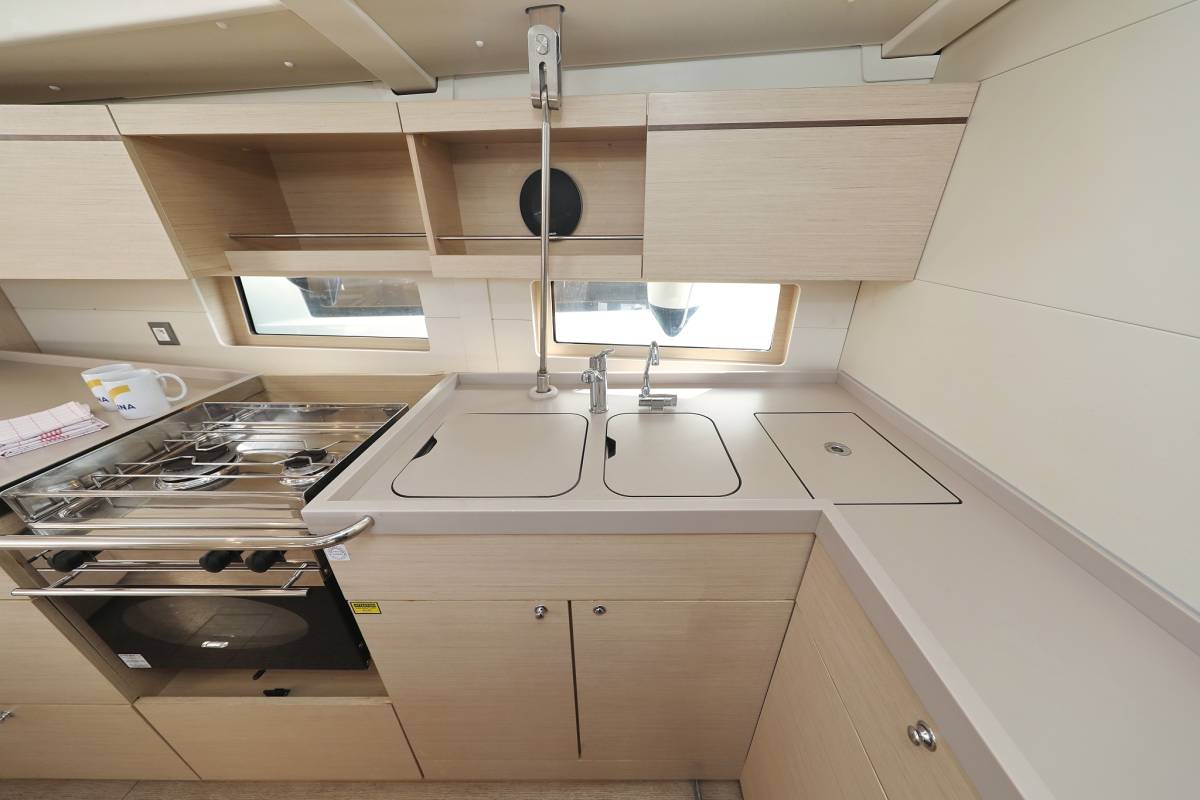 Oceanis 46.1, Lambda | Yacht Charter Croatia