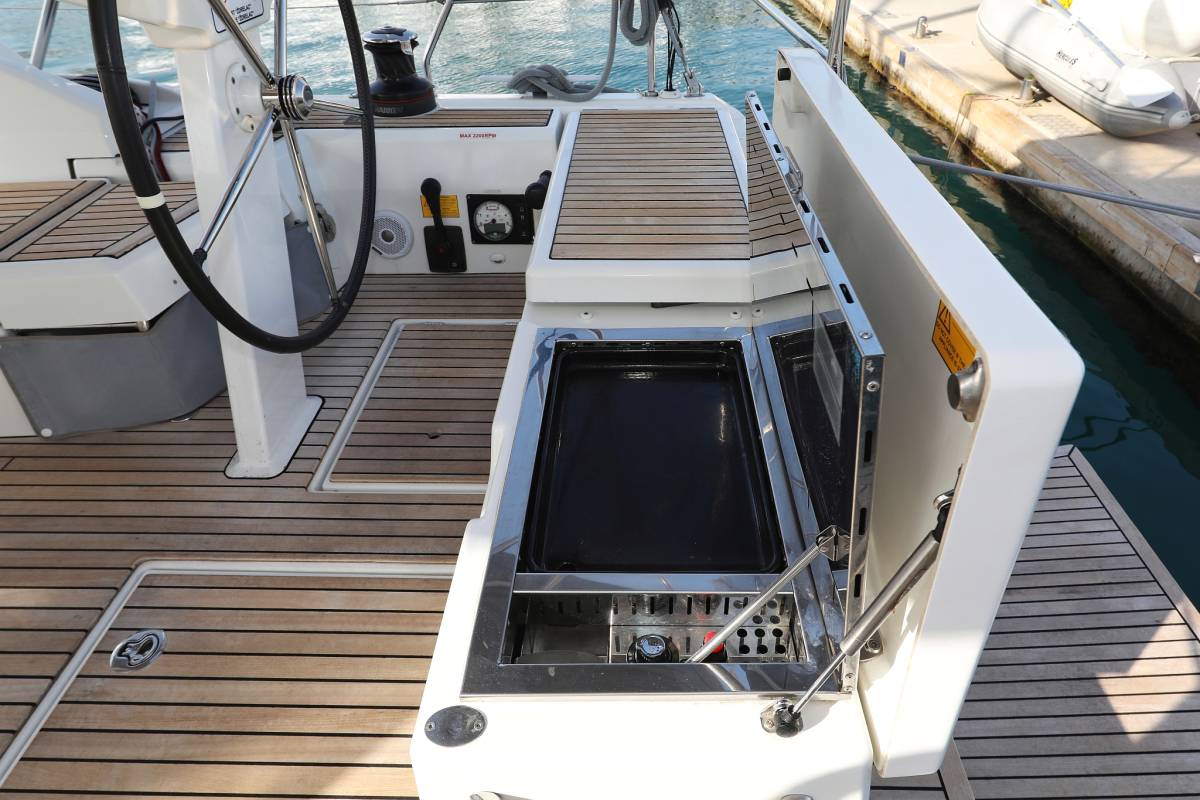 Oceanis 46.1, Lambda | Yacht Charter Croatia