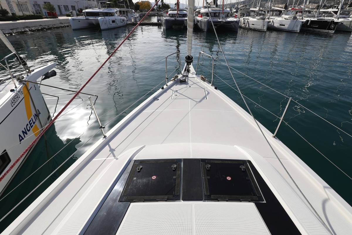 Oceanis 46.1, Anne | Yacht Charter Croatia