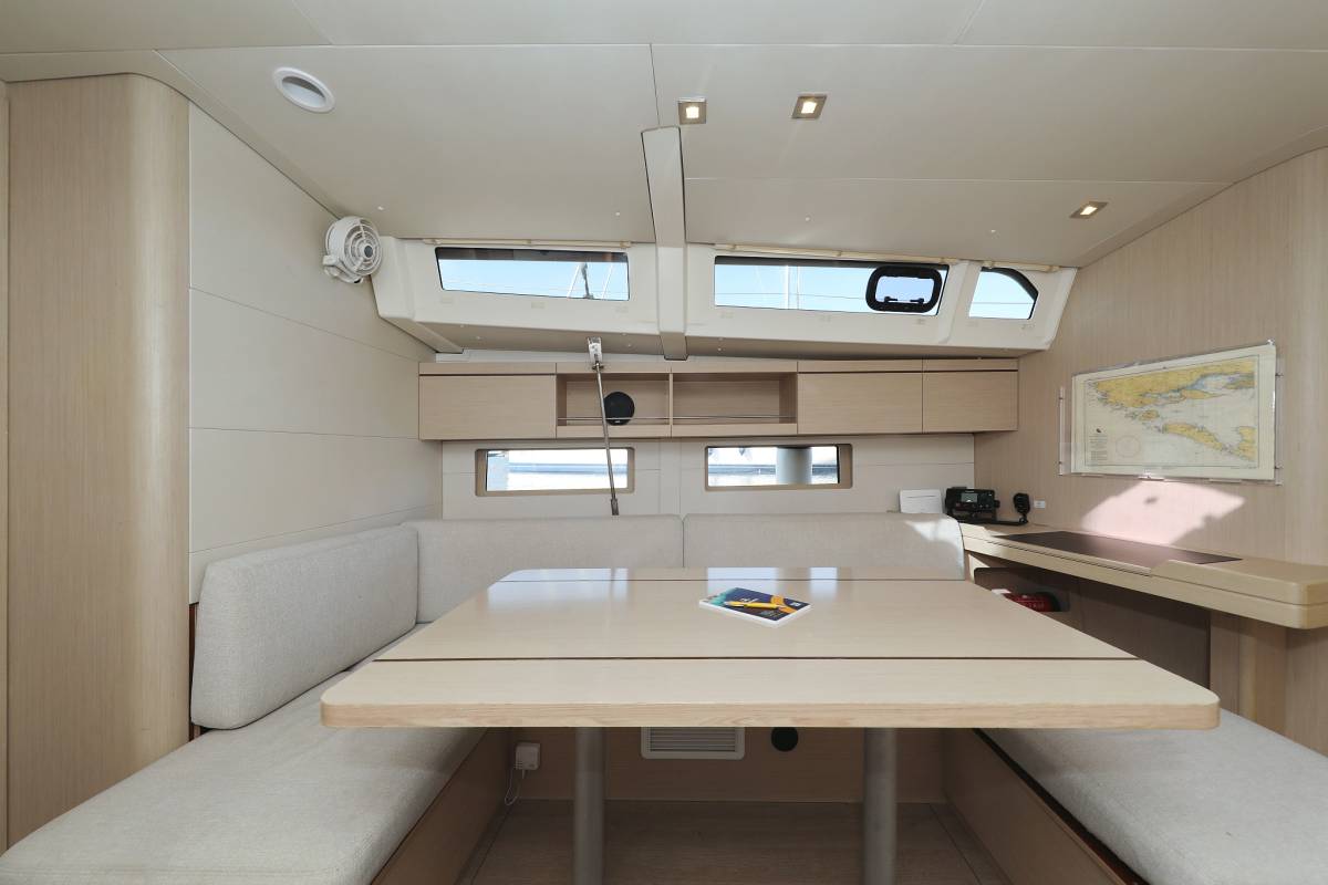 Oceanis 46.1, Anne | Yacht Charter Croatia