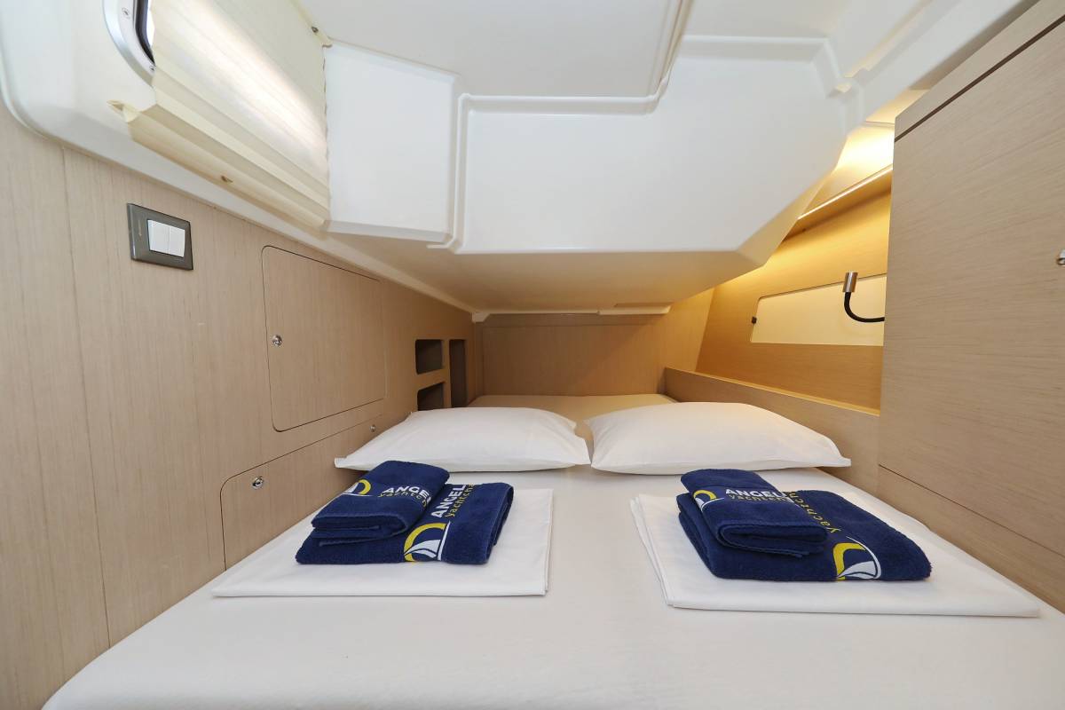 Oceanis 46.1, Anne | Yacht Charter Croatia