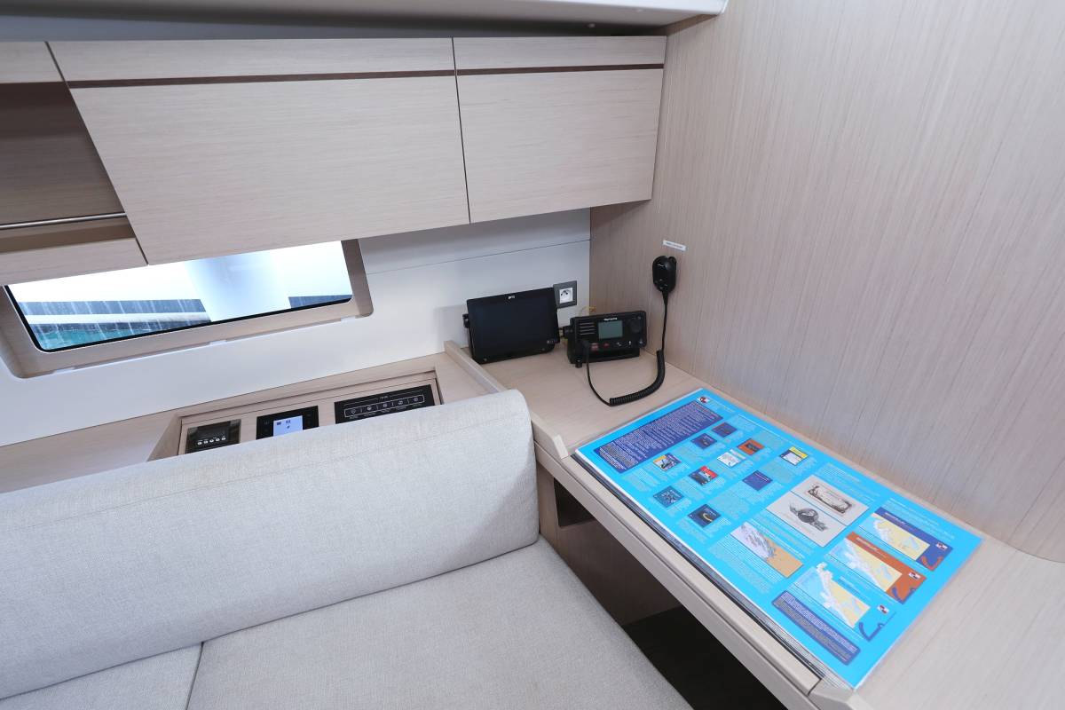 Oceanis 46.1, Anne | Yacht Charter Croatia