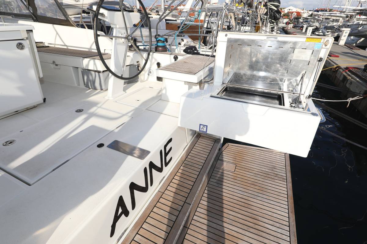 Oceanis 46.1, Anne | Yacht Charter Croatia