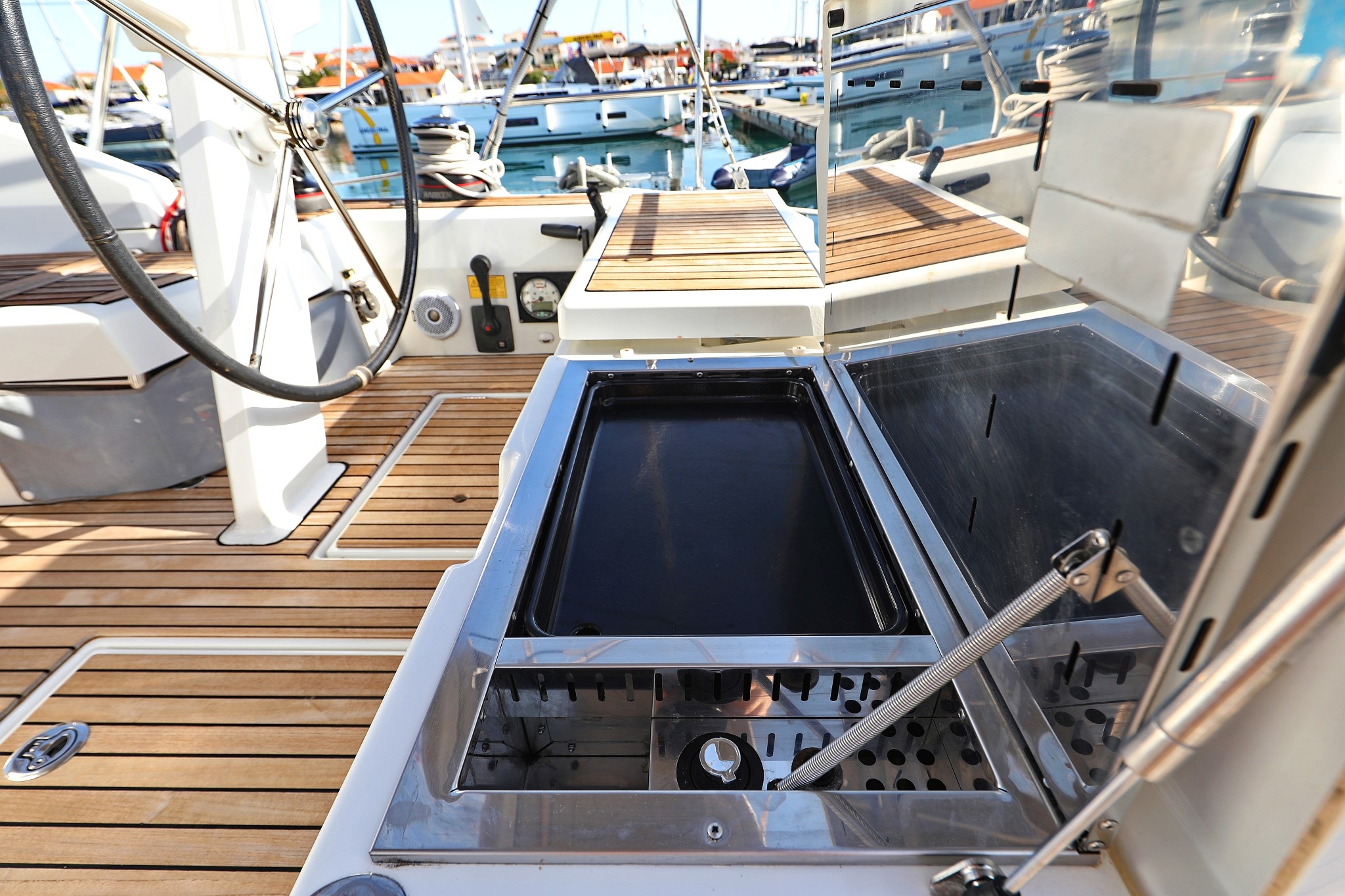 Oceanis 46.1, Saturn | Yacht Charter Croatia