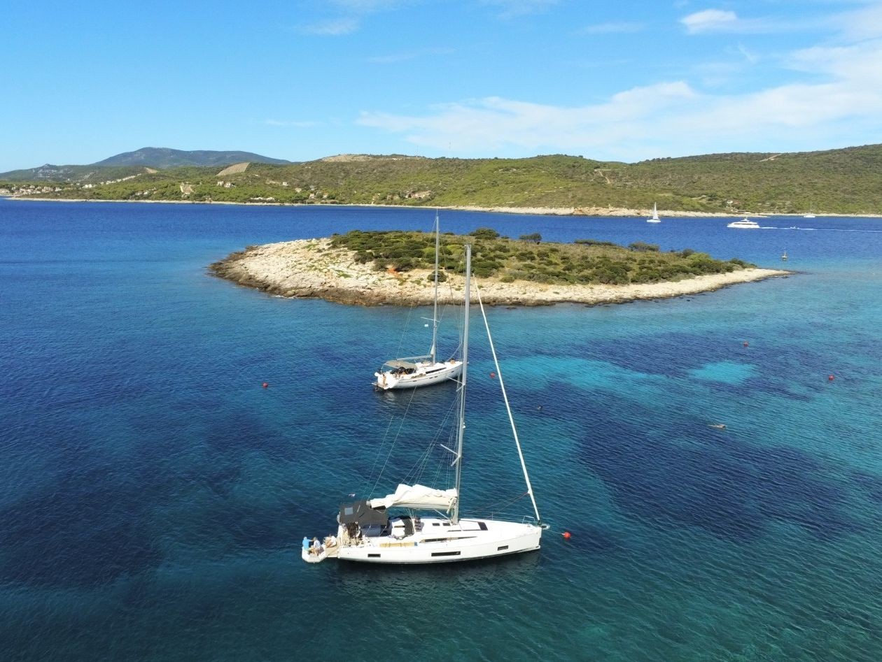 Oceanis 46.1, Everest | Yacht Charter Croatia