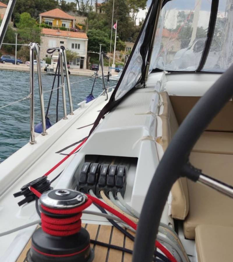 Oceanis 46.1, Everest | Yacht Charter Croatia