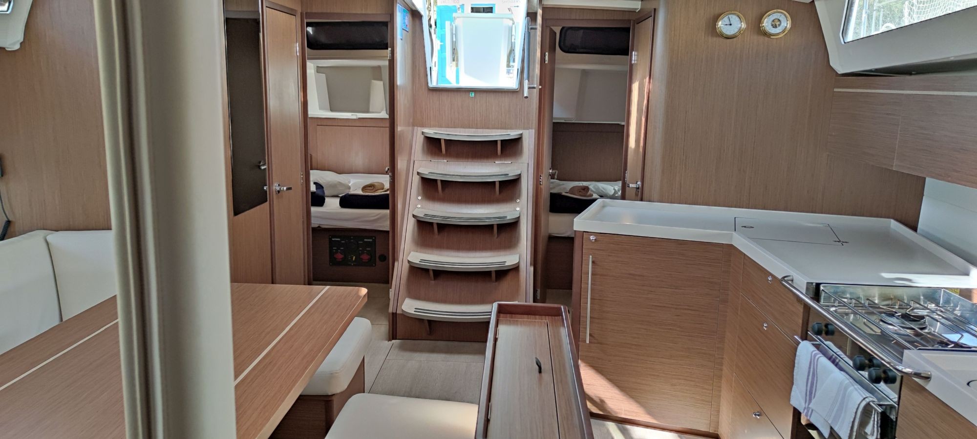 Oceanis 46.1, Everest | Yacht Charter Croatia