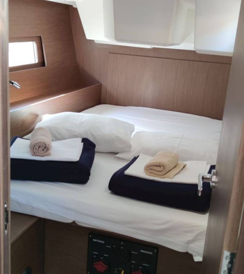 Oceanis 46.1, Everest | Yacht Charter Croatia