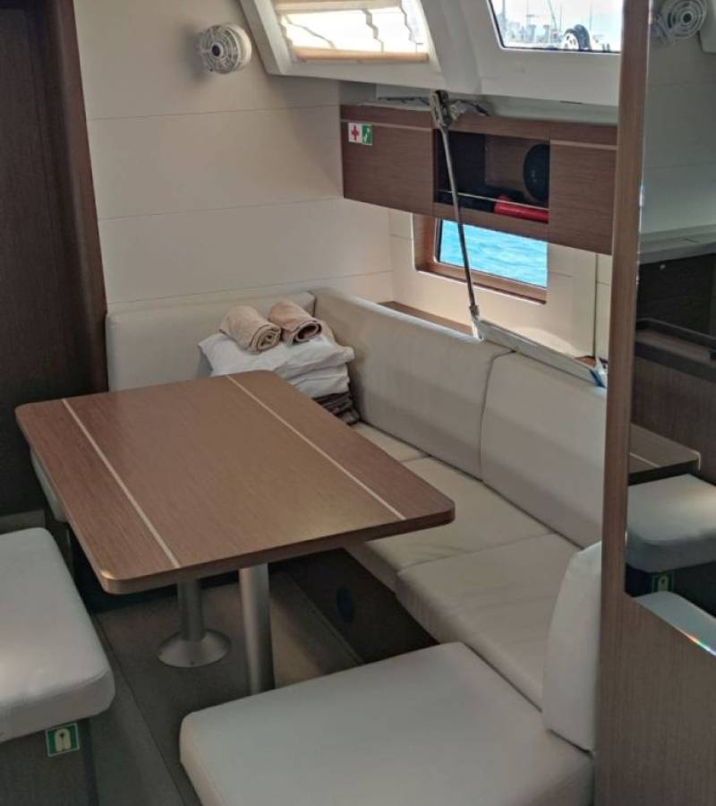 Oceanis 46.1, Everest | Yacht Charter Croatia