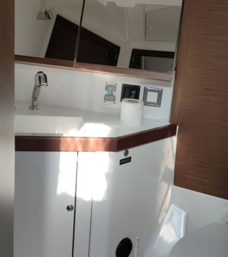 Oceanis 46.1, Everest | Yacht Charter Croatia