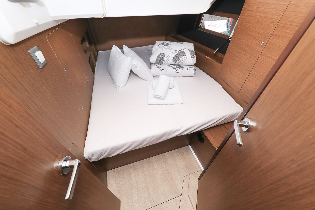 Oceanis 46.1, Speechless | Yacht Charter Croatia