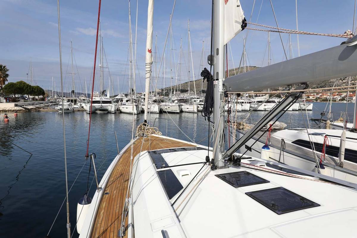 Oceanis 46.1, Maya | Yacht Charter Croatia