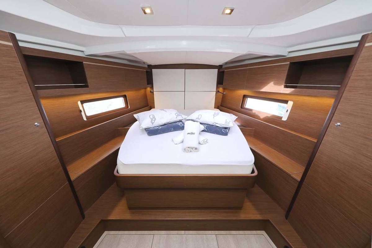 Oceanis 46.1, Maya | Yacht Charter Croatia