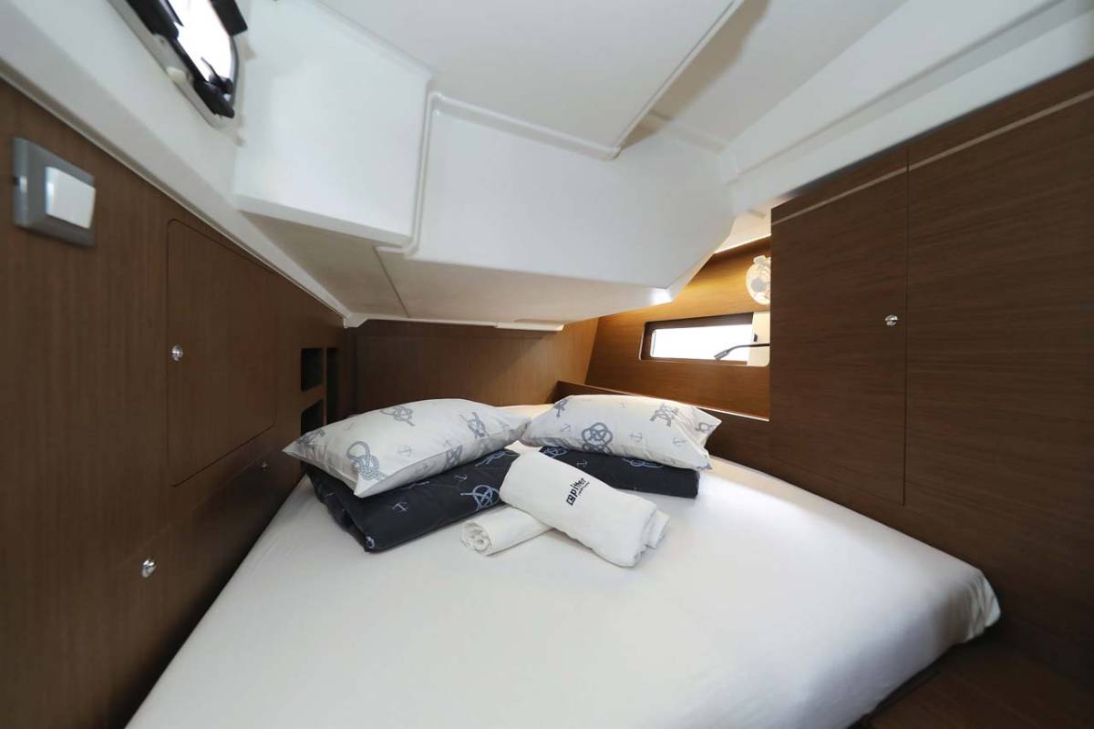 Oceanis 46.1, Maya | Yacht Charter Croatia