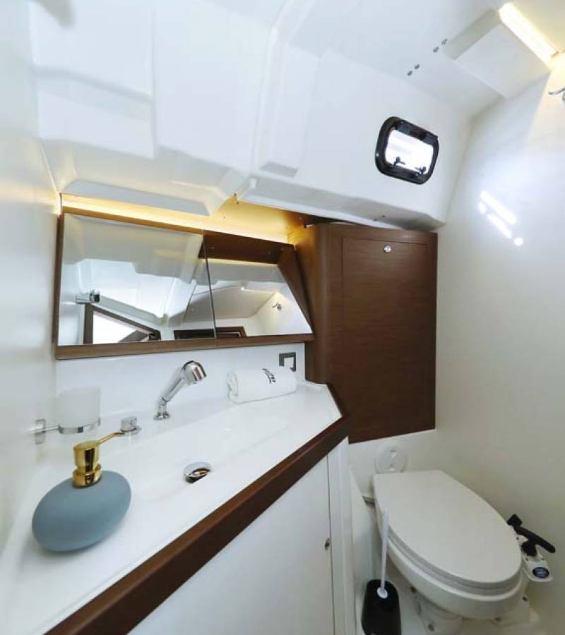 Oceanis 46.1, Maya | Yacht Charter Croatia