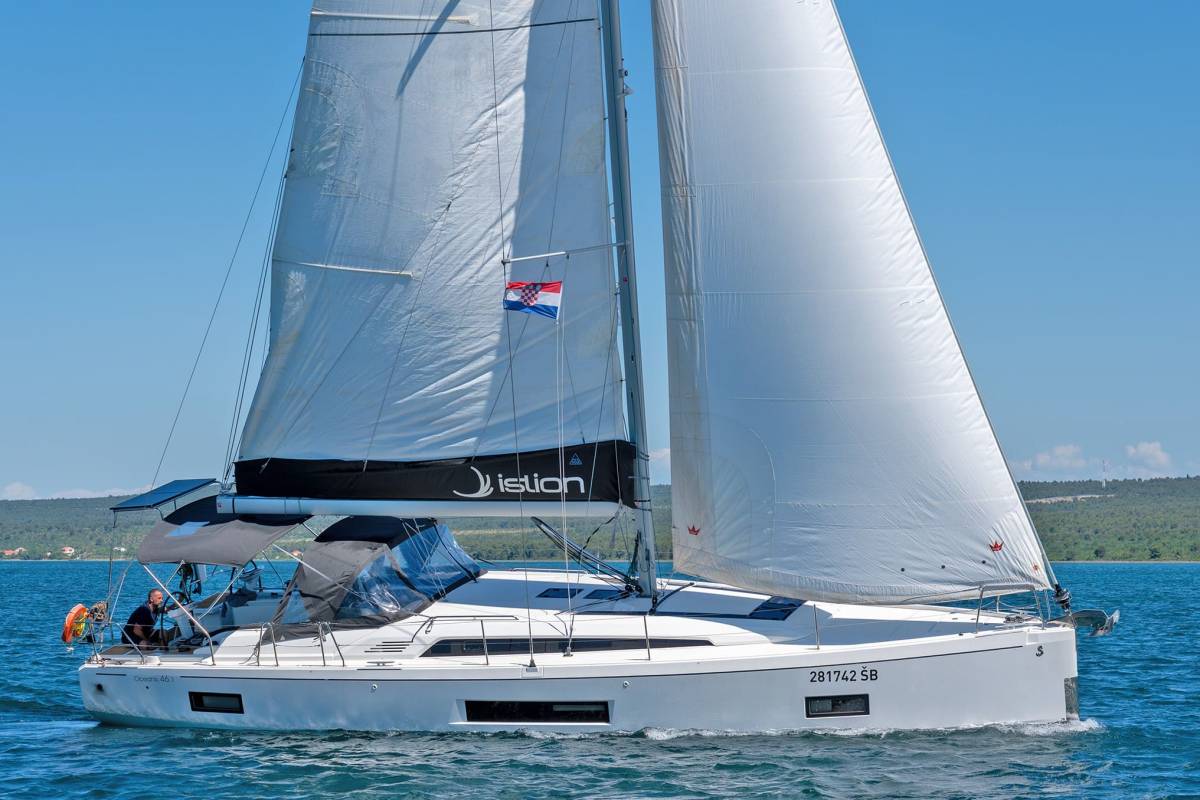 Oceanis 46.1, First Kiss | Yacht Charter Croatia