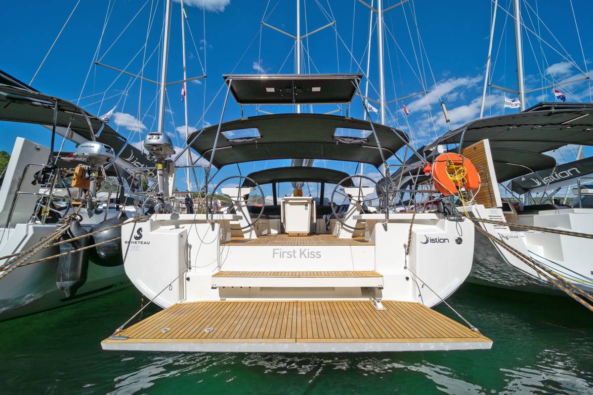 Oceanis 46.1, First Kiss | Yacht Charter Croatia