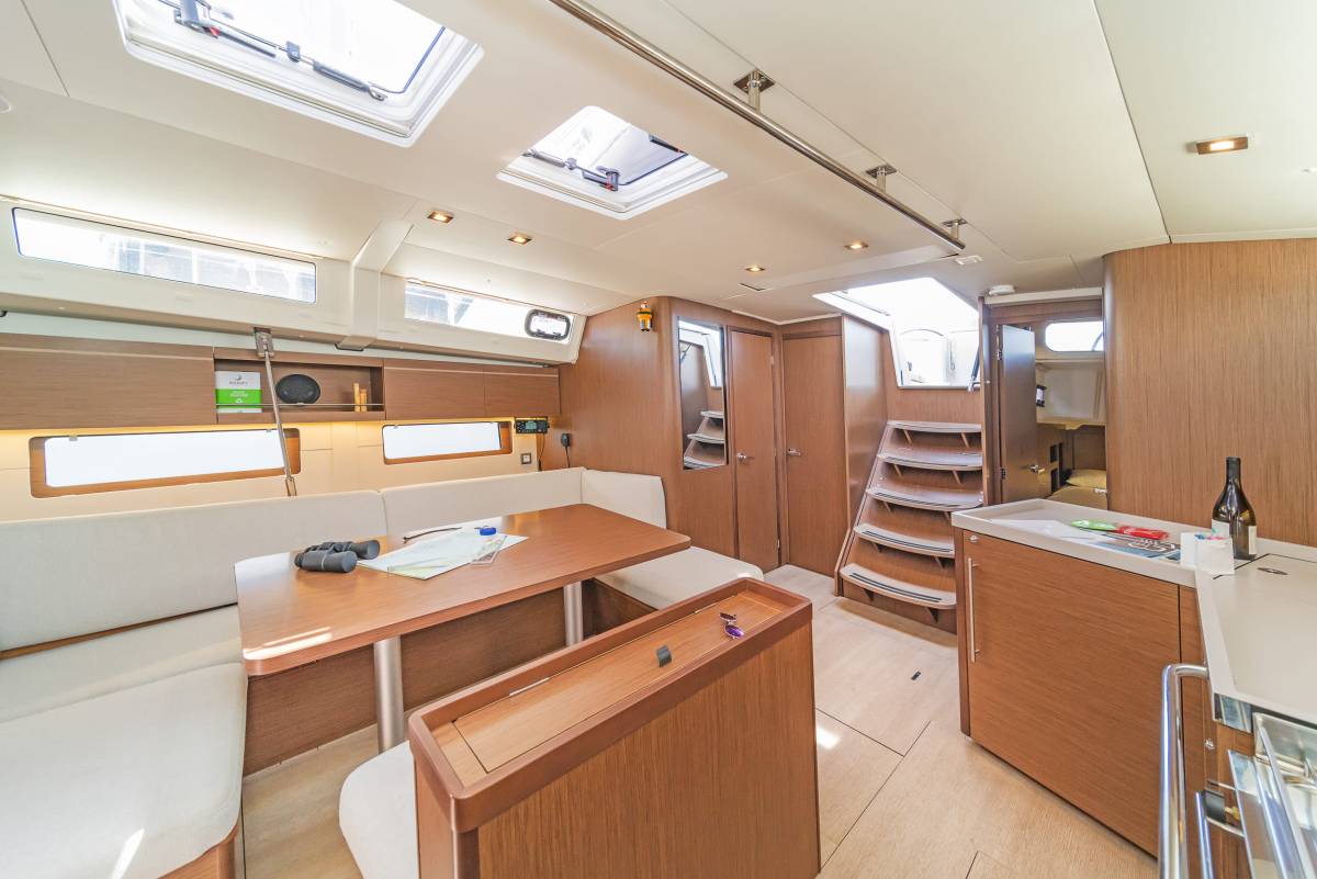 Oceanis 46.1, First Kiss | Yacht Charter Croatia