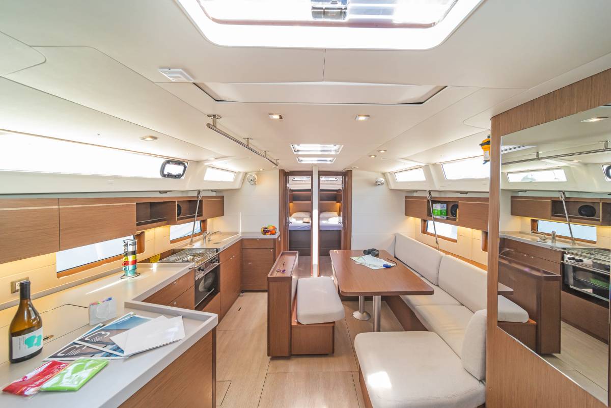 Oceanis 46.1, First Kiss | Yacht Charter Croatia