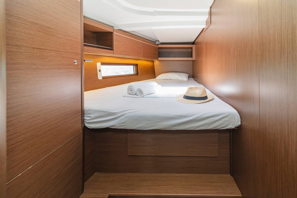 Oceanis 46.1, First Kiss | Yacht Charter Croatia