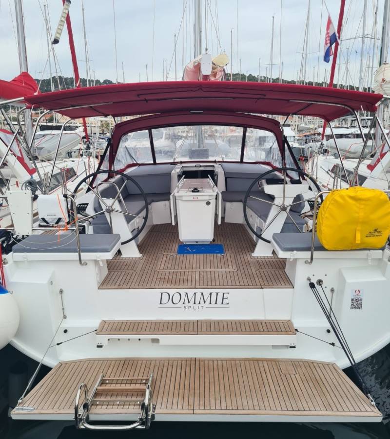 Oceanis 46.1, Dommie | Yacht Charter Croatia