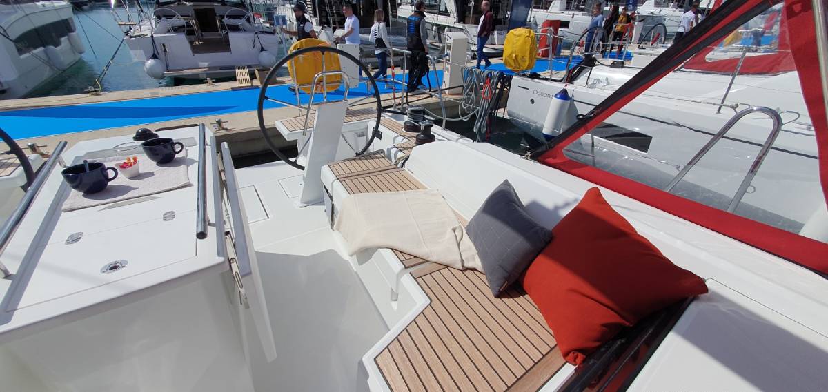 Oceanis 46.1, Dommie | Yacht Charter Croatia