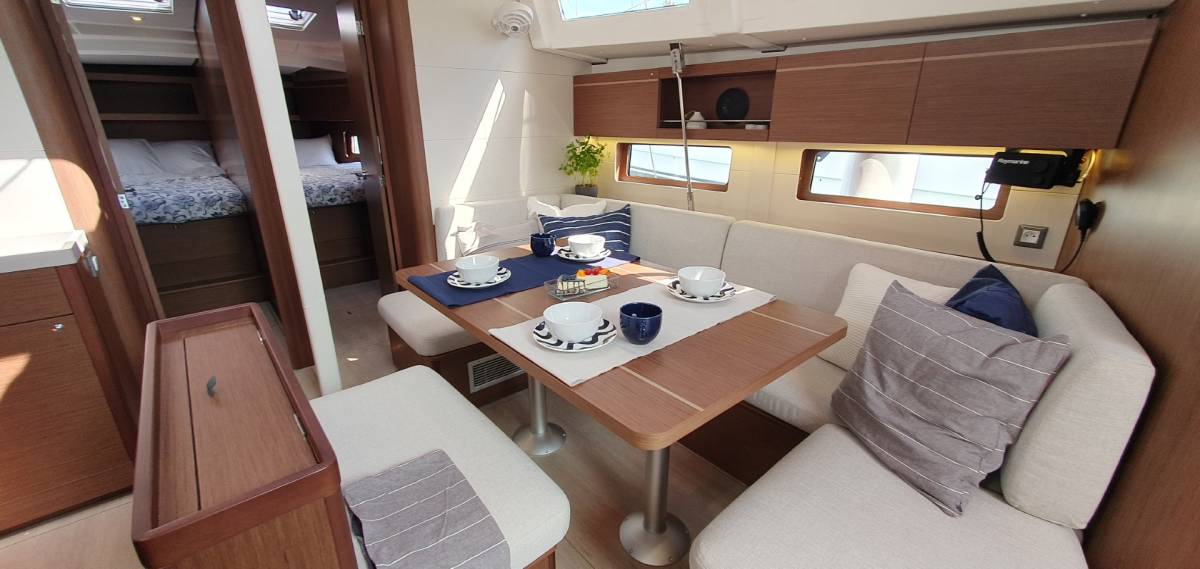 Oceanis 46.1, Dommie | Yacht Charter Croatia