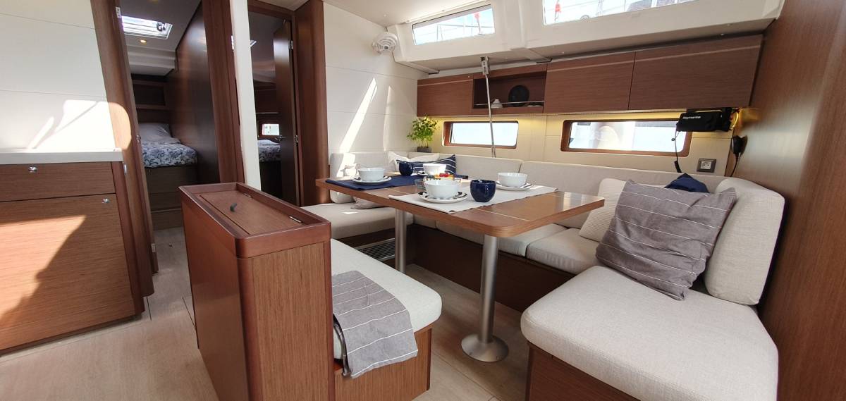 Oceanis 46.1, Dommie | Yacht Charter Croatia