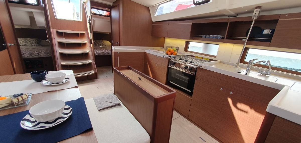 Oceanis 46.1, Dommie | Yacht Charter Croatia