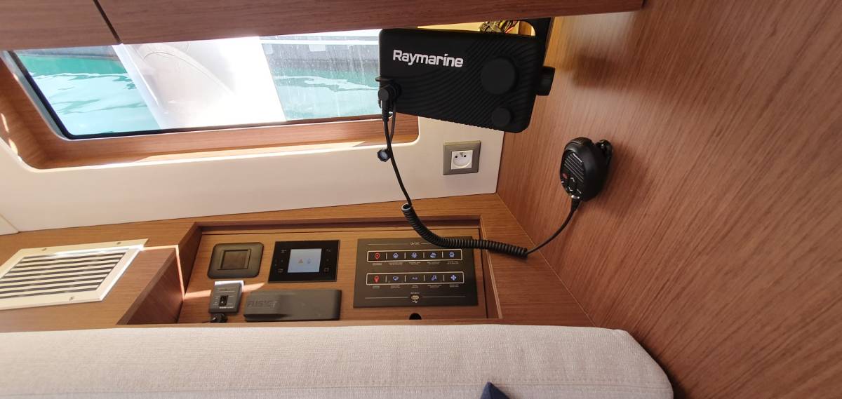 Oceanis 46.1, Dommie | Yacht Charter Croatia
