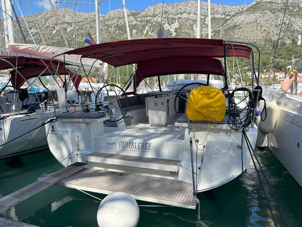 Oceanis 46.1, Bumblebee | Yacht Charter Croatia