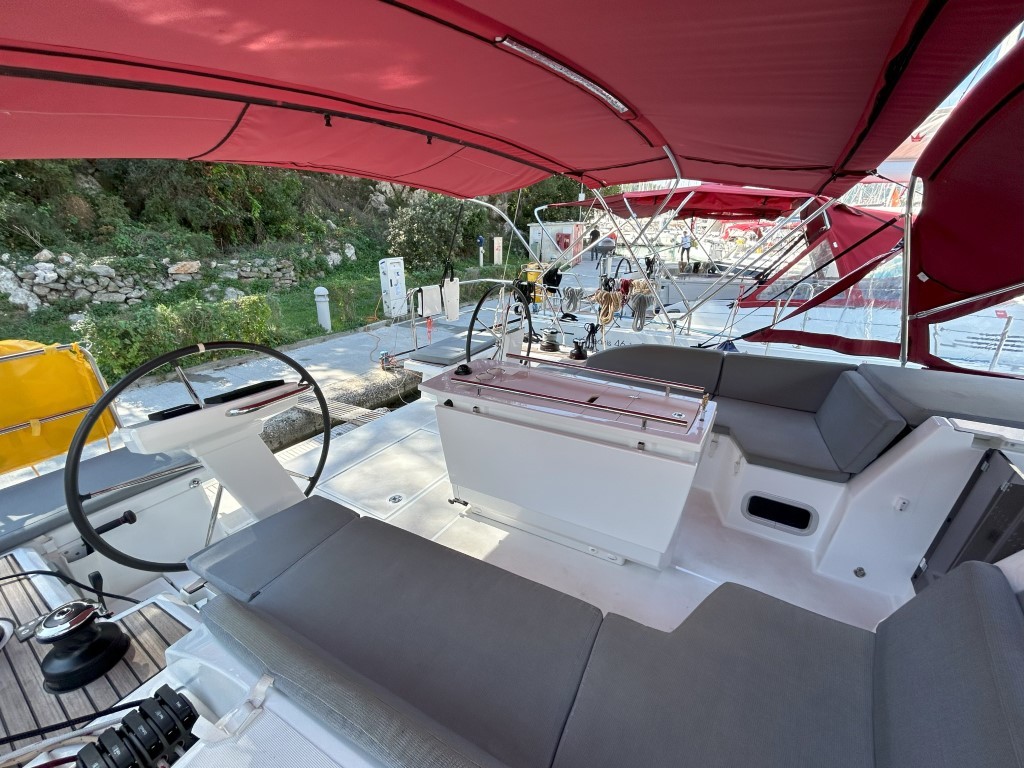 Oceanis 46.1, Bumblebee | Yacht Charter Croatia