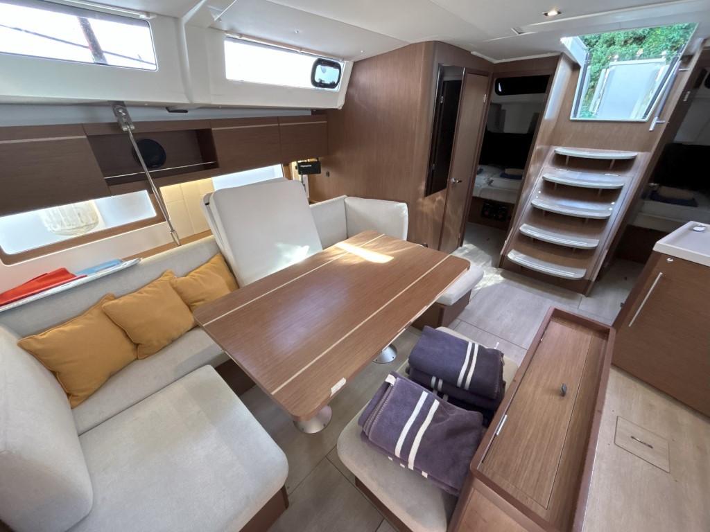 Oceanis 46.1, Bumblebee | Yacht Charter Croatia