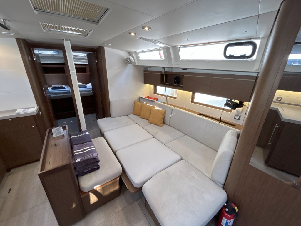 Oceanis 46.1, Bumblebee | Yacht Charter Croatia