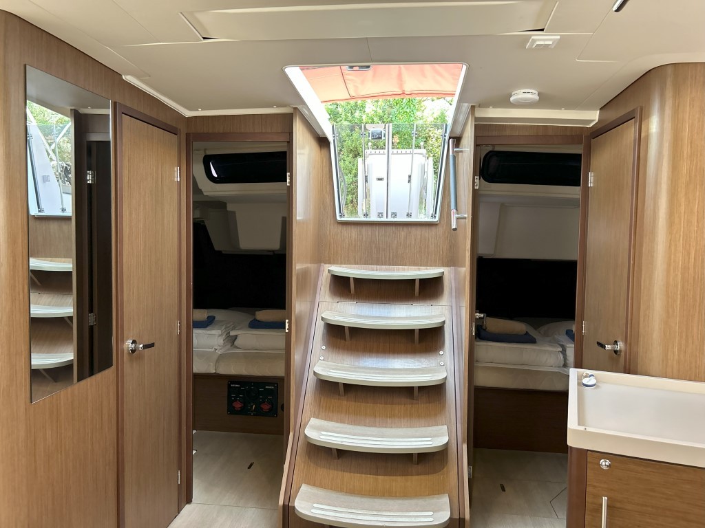 Oceanis 46.1, Bumblebee | Yacht Charter Croatia