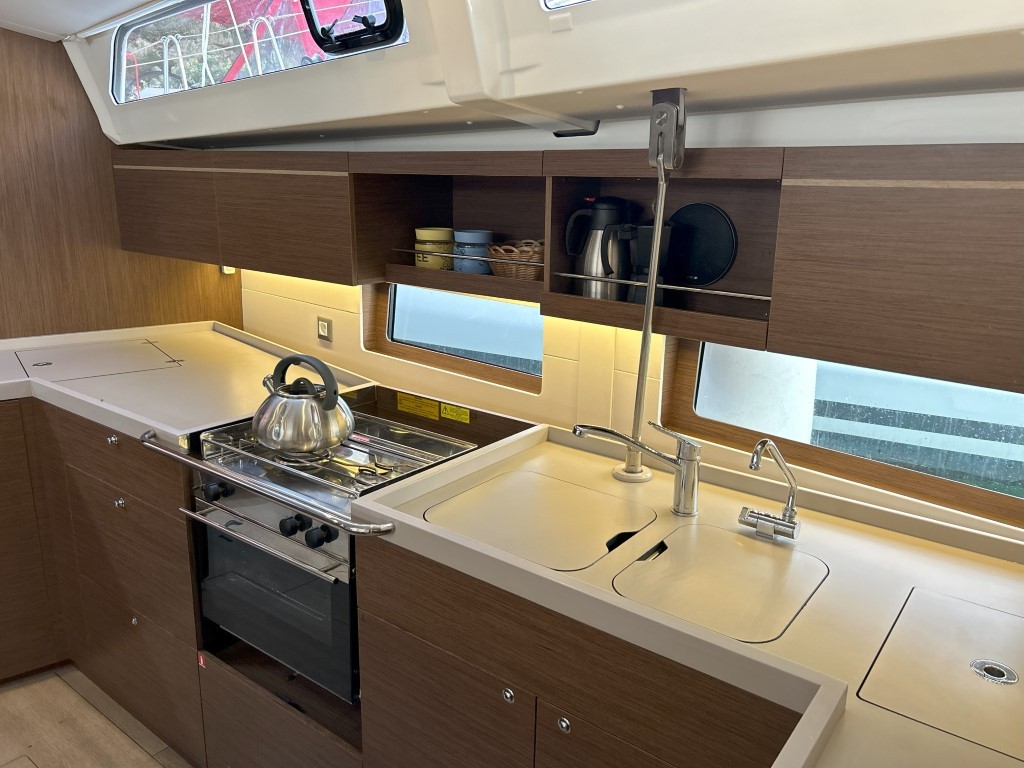 Oceanis 46.1, Bumblebee | Yacht Charter Croatia