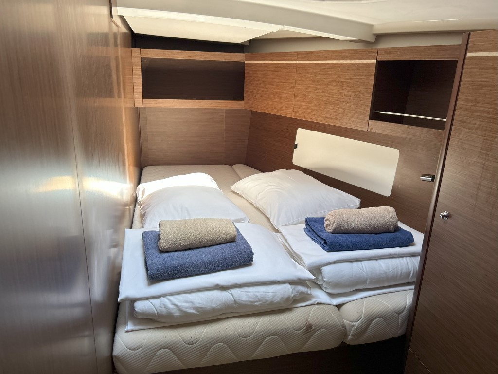 Oceanis 46.1, Bumblebee | Yacht Charter Croatia