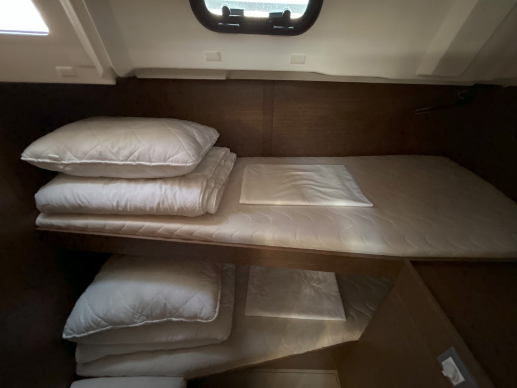 Oceanis 46.1, Bumblebee | Yacht Charter Croatia