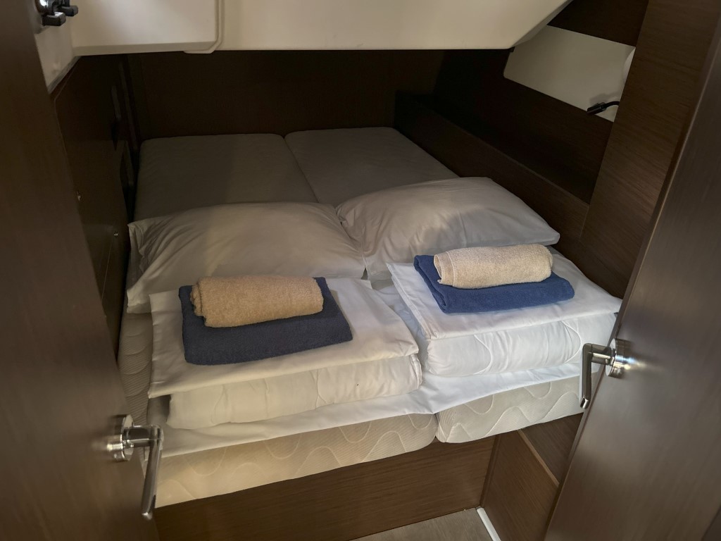 Oceanis 46.1, Bumblebee | Yacht Charter Croatia