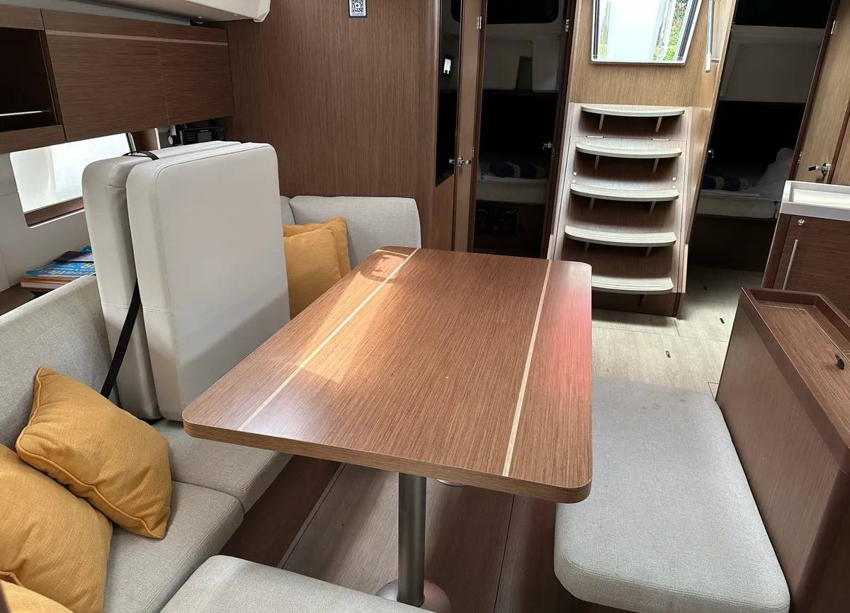 Oceanis 46.1, Blue sky | Yachtcharter Kroatien