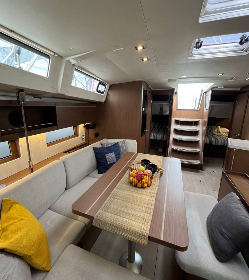 Oceanis 46.1, Blue sky | Yachtcharter Kroatien