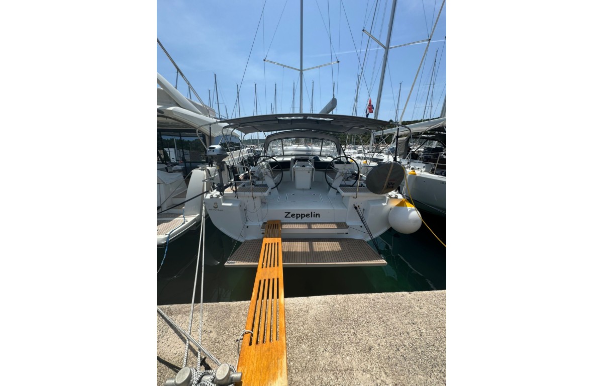 Oceanis 46.1, Zeppelin | Yacht Charter Croatia