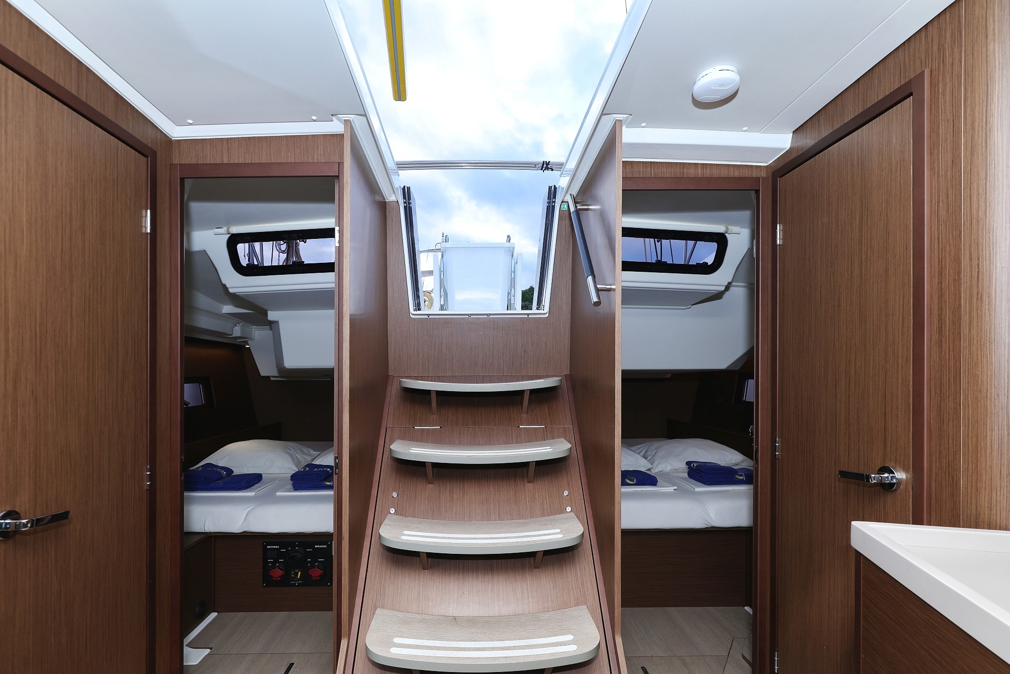 Oceanis 46.1, Zeppelin | Yacht Charter Croatia