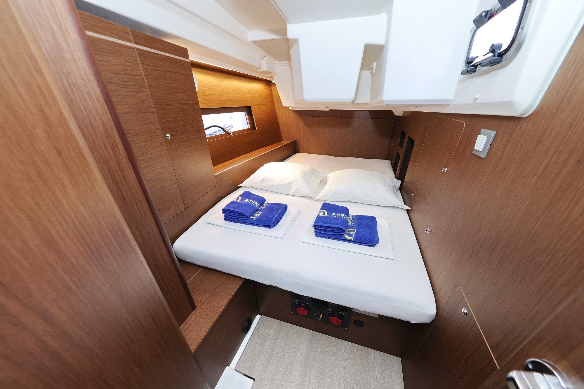 Oceanis 46.1, Zeppelin | Yacht Charter Croatia